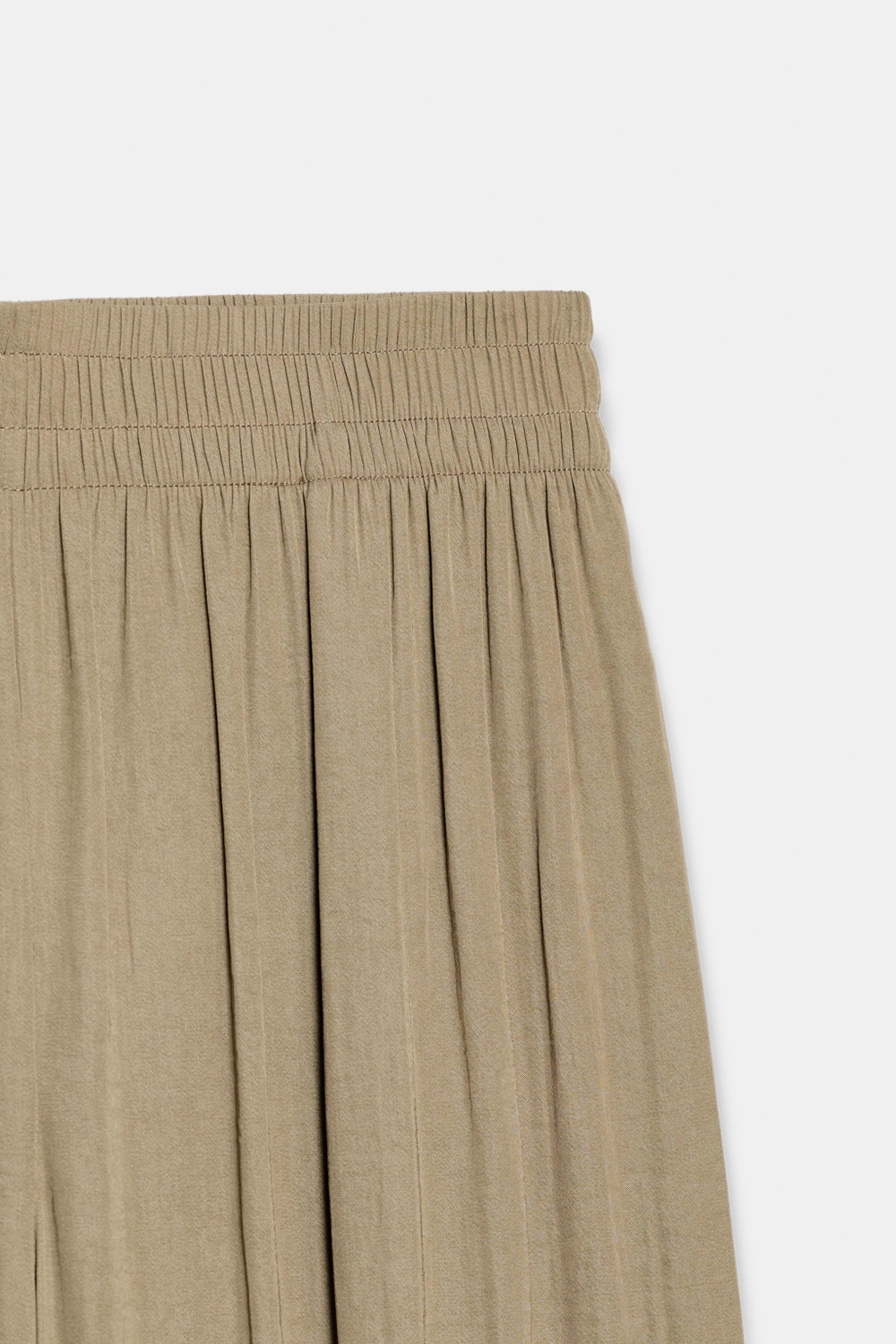 ШИРОКИЕ СТРУЯЩИЕСЯ БРЮКИ — ZARA