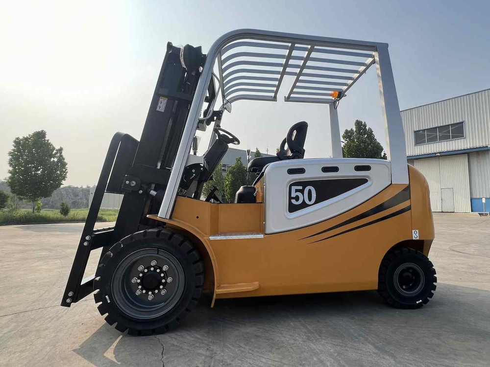 Вилочный электропогрузчик CPD50-C