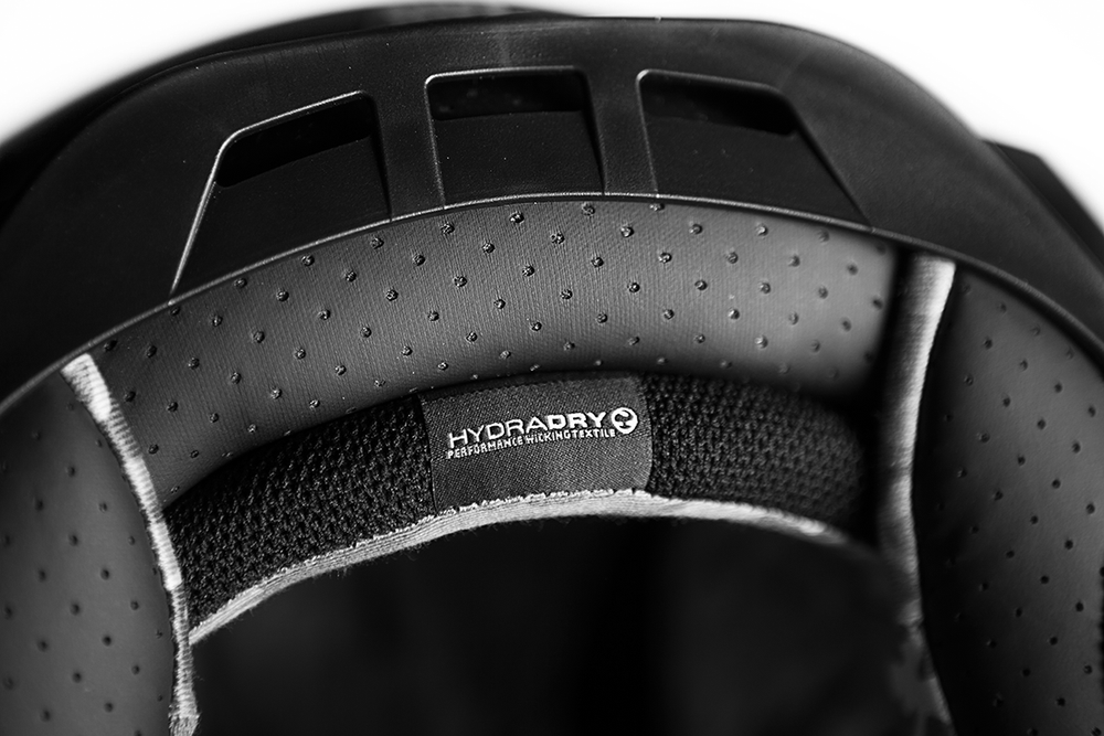 Мотошлем - ICON AIRFRAME GHOST CARBON (черный)