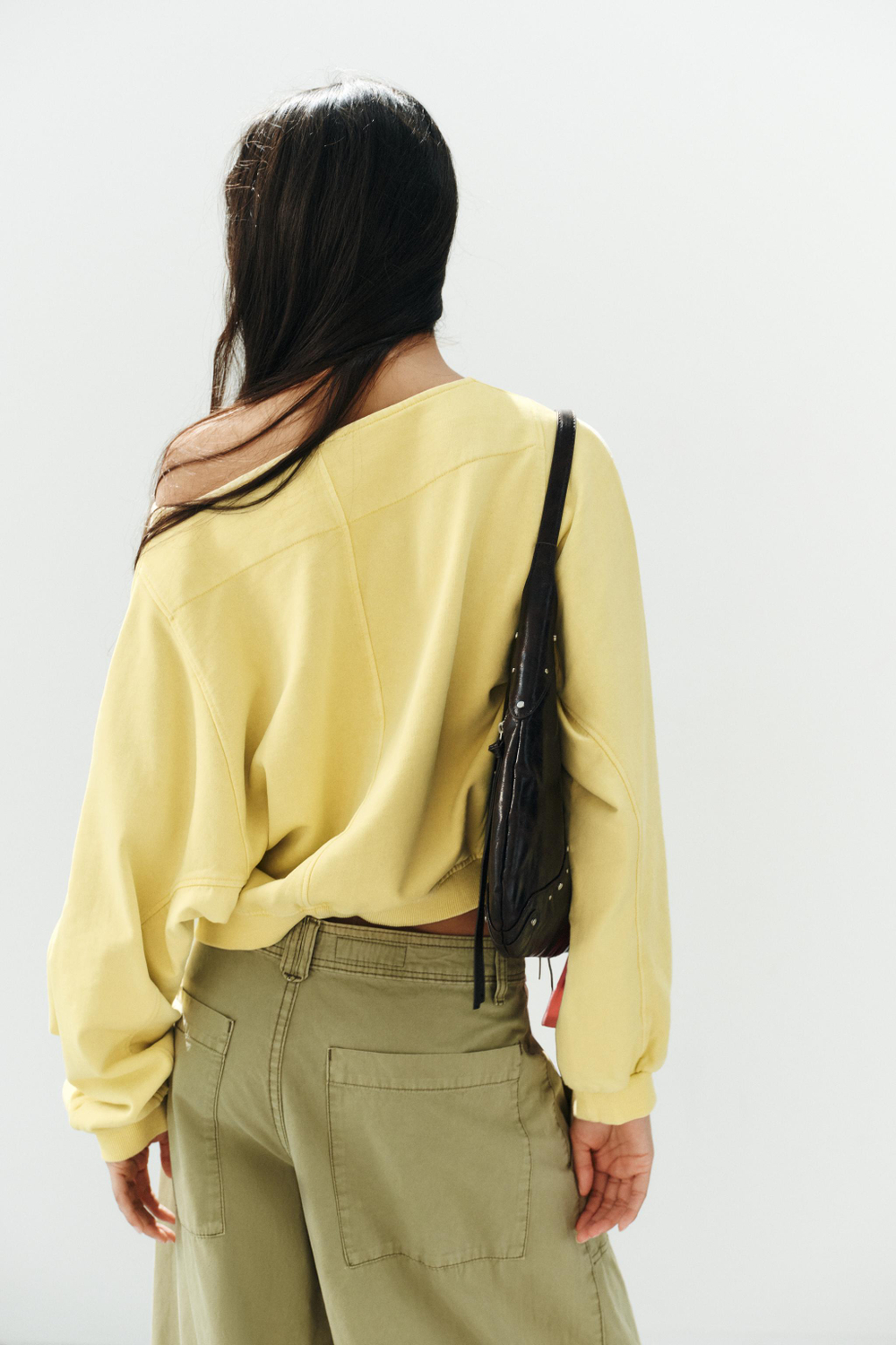 КОМБИНИРОВАННАЯ ТОЛСТОВКА С ЭФФЕКТОМ ПОТЕРТОСТИ — ZARA
