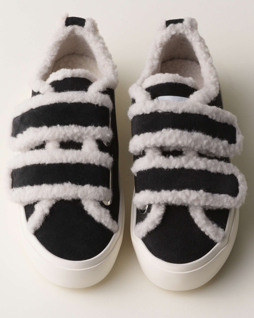 Замшевые кеды INUIKII 35202-050 Shearling low velcro black на меху