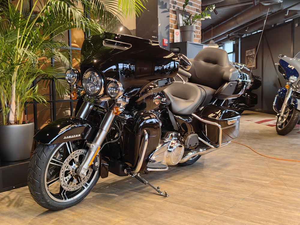 Ultra Limited, Harley-Davidson (FLHTK) Vivid Black/Хром с НДС