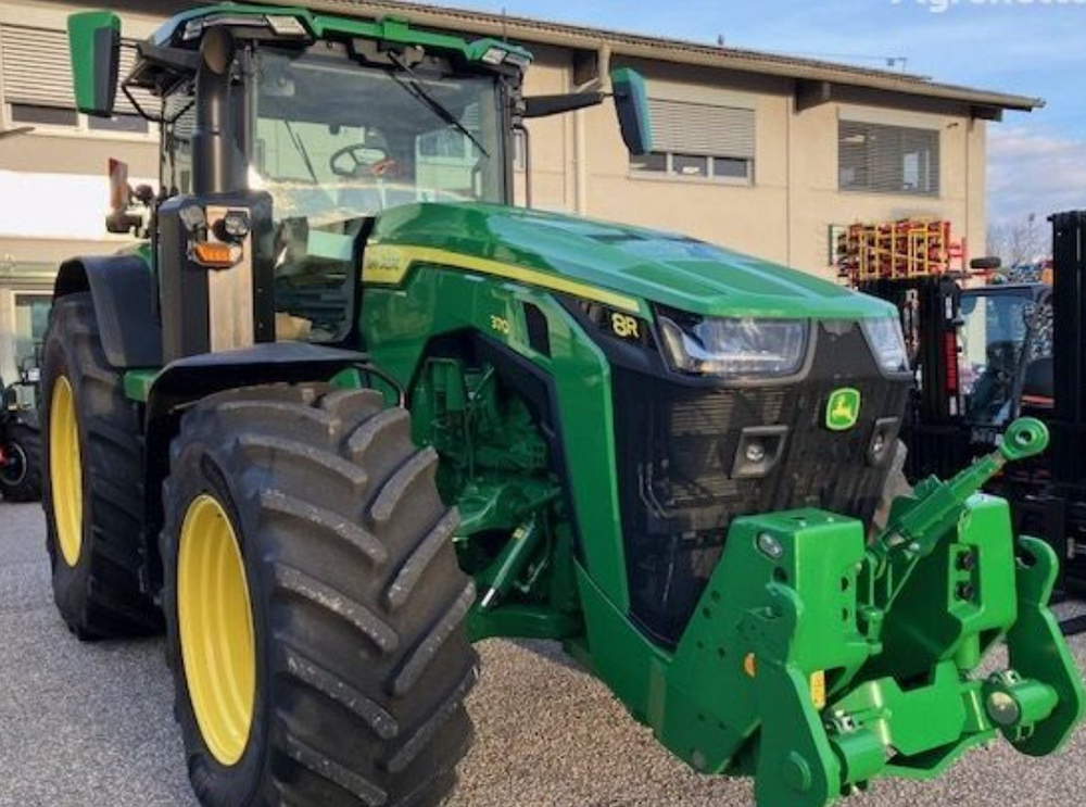 Колесный трактор John Deere 8RT 370, 2023 наработка 115 м/ч
