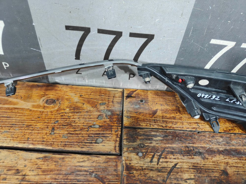 Накладка заднего бампера левая Toyota Land Cruiser 300 21-нв Б/У Оригинал 5210960090