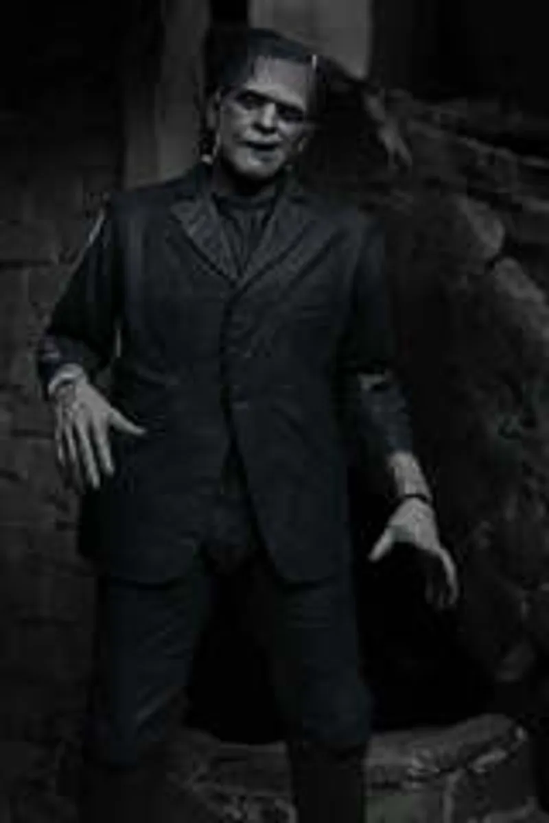 Фигурка NECA Universal Monsters: Frankenstein Monster (B&W) (Вскрытый)