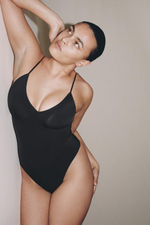 КОРПУС НА ПОЛИАМИДНЫХ ПОДВЕСАХ - ZARA