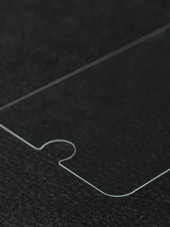 Защитное стекло 2.5D LuazON для iPhone 6 Plus/6S Plus (5.5"), полный клей