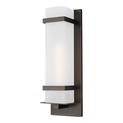 Настенный светильник Visual Comfort Alban Large One Light Outdoor Wall Lantern