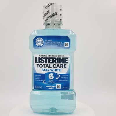 Ополаскиватель для полости рта LISTERINE 6 в 1 (содержит спирт) Total Care Stay White 250 мл (Италия)
