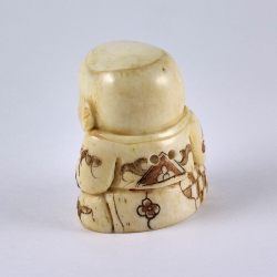 Нэцкэ Ребенок с корзиной рыбы