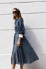 ПЛАТЬЕ МИДИ В ПОЛОСКУ С РЕМНЕМ — ZARA