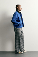 УКОРОЧЕННАЯ КУРТКА С КОНТРАСТНЫМ ВОРОТНИКОМ — ZARA · 3918/880