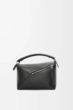 Loewe Маленькая сумка Puzzle Edge из классической телячьей кожи, черный