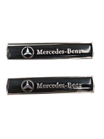 Шильд Mercedes объемный металлический (наклейка Мерседес, 7,5х1,5см). 2 шт в комплекте. Черный цвет с серебристой надписью