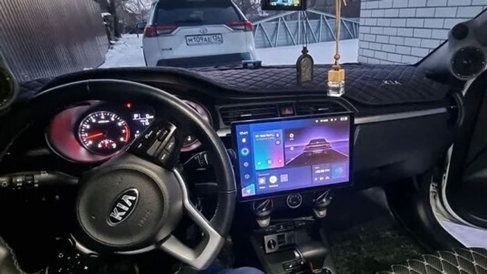 Магнитола для KIA Rio 4, Rio X-Line 2017-2020 (рамка под 10" с кнопкой) - Teyes CC3-2K-360 монитор 13" 2K QLED на Android 10, Быстрая, CarPlay, 4G SIM-слот, 4 камеры в комплекте