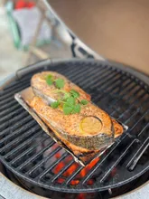 Керамический гриль Big Green Egg L Large (большой), 46 см, ножки с рукояткой, столики