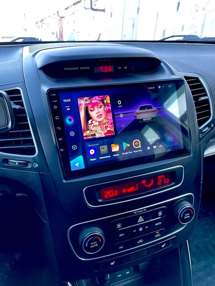 Магнитола для KIA Sorento 2 XM 2012-2020 c экраном климата снизу - Parafar PF224T1LUX1XHD на Android 13, CarPlay, 4G SIM-слот