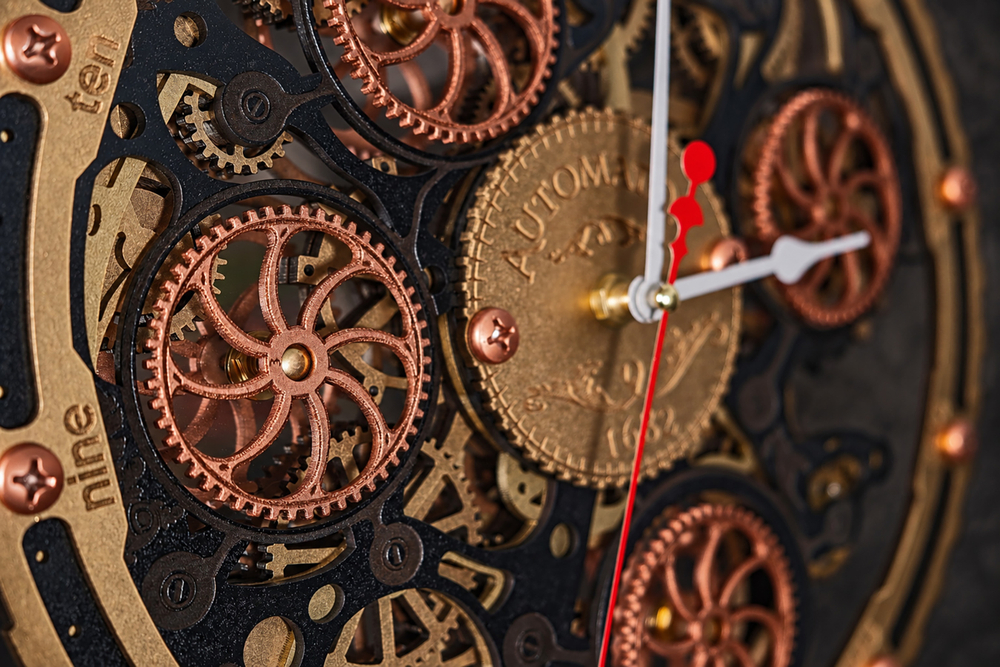 Настенные часы Automaton Bite 1682 крупным планом, центральная зона для логотипа или текста при корпоративном заказе