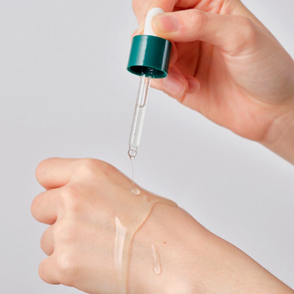 Round Lab Pine Calming Cica Ampoule - Ампула с экстрактами сосны и центеллы для проблемной кожи, 30мл