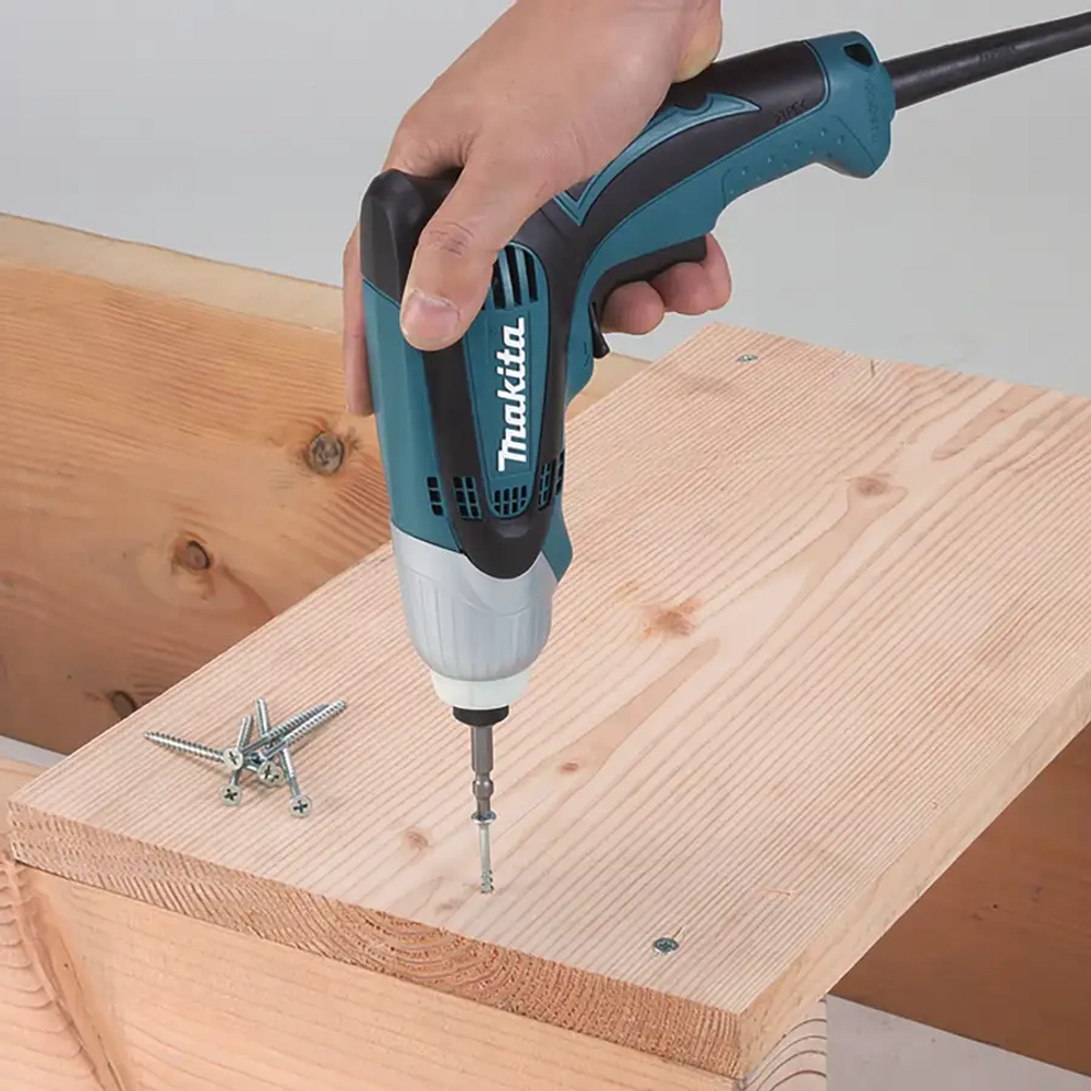 Сетевой ударный винтовёрт Makita TD0100