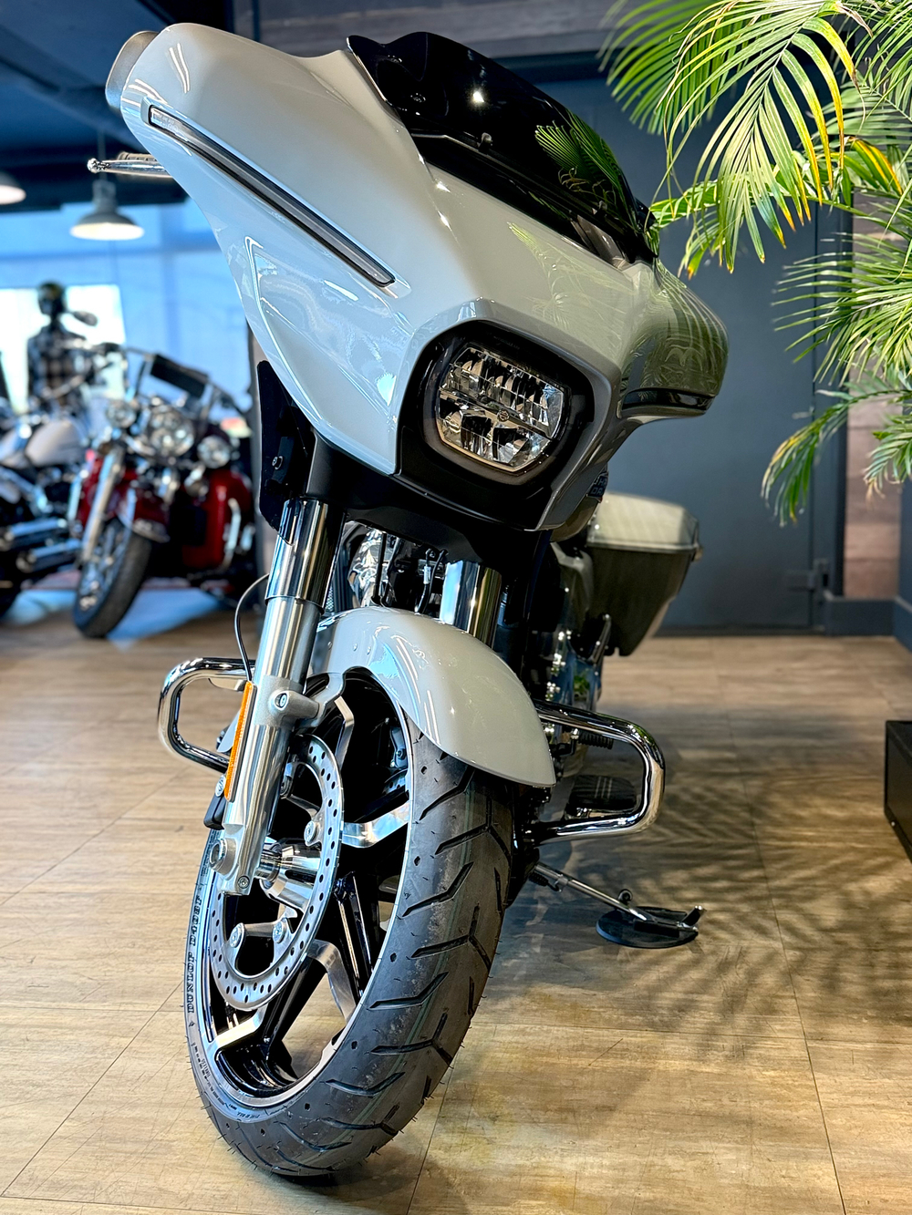 STREET GLIDE SPECIAL, 2024 BILLIARD GRAY/chrome