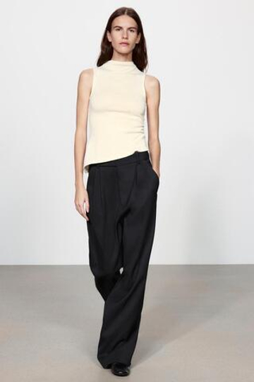 ZARA ТОП С ВОРОТНИКОМ-СТОЙКОЙ, ЦВЕТ СЛОНОВОЙ КОСТИ