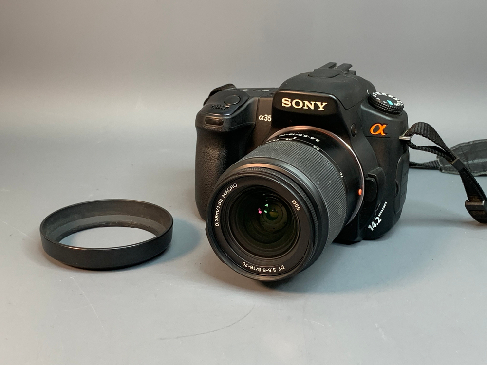 Sony A300 Kit DT 18-70mm 3.5-5.6 Macro