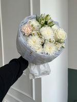 Букет сборный из хризантемы, альстромерии и ромашки
