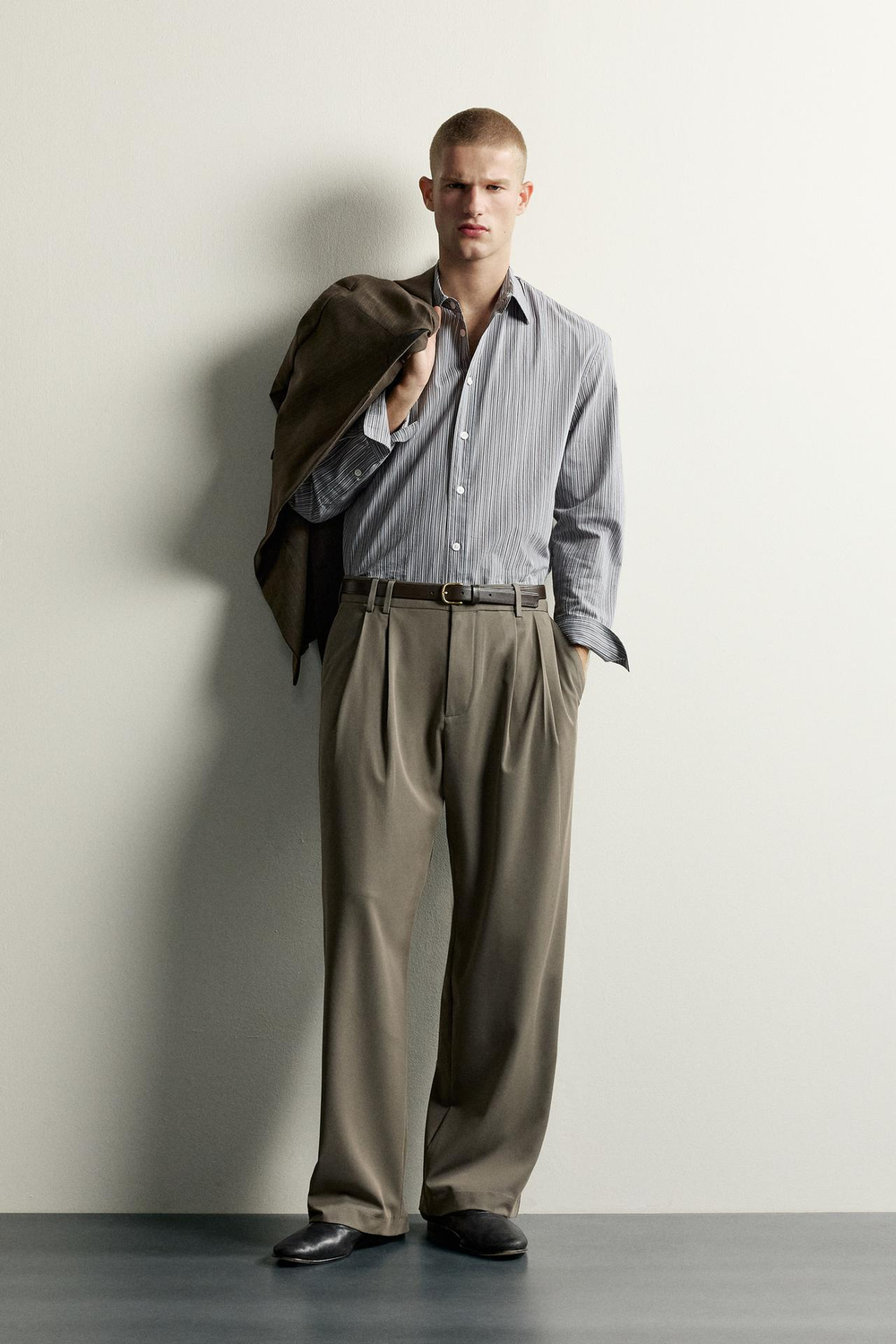ZARA БРЮКИ WIDE FIT СО СКЛАДКАМИ, СЕРО-КОРИЧНЕВЫЙ