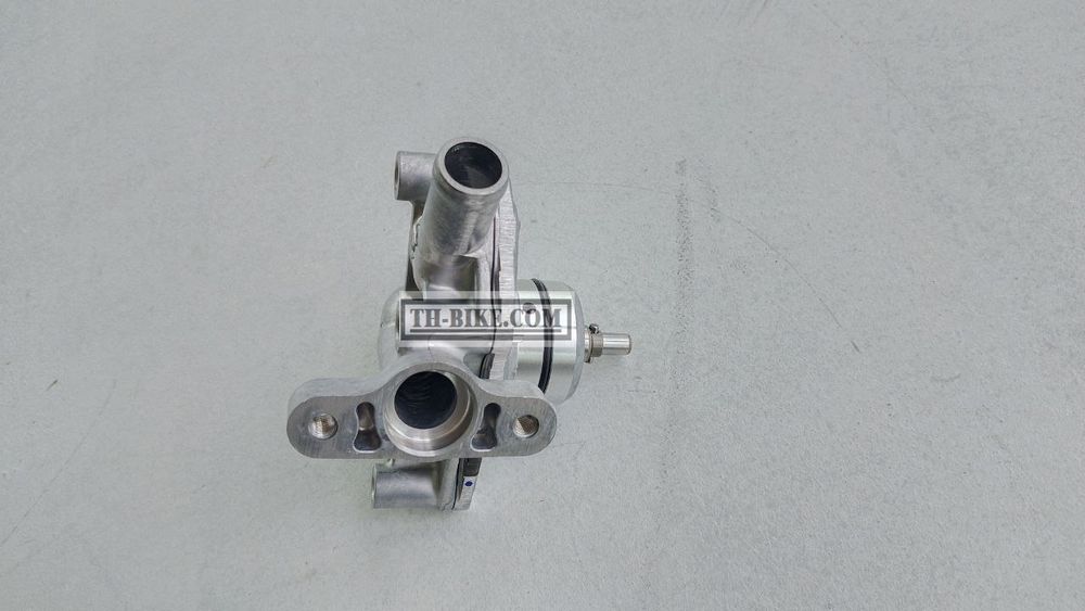 19200-KWN-901. PUMP ASSY., WATER. HONDA