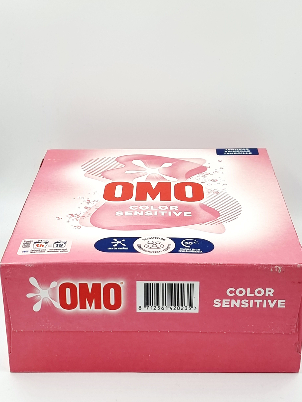 Стиральный порошок OMO Color Sensitive для цветного белья 1,26 кг (Нидерланды)