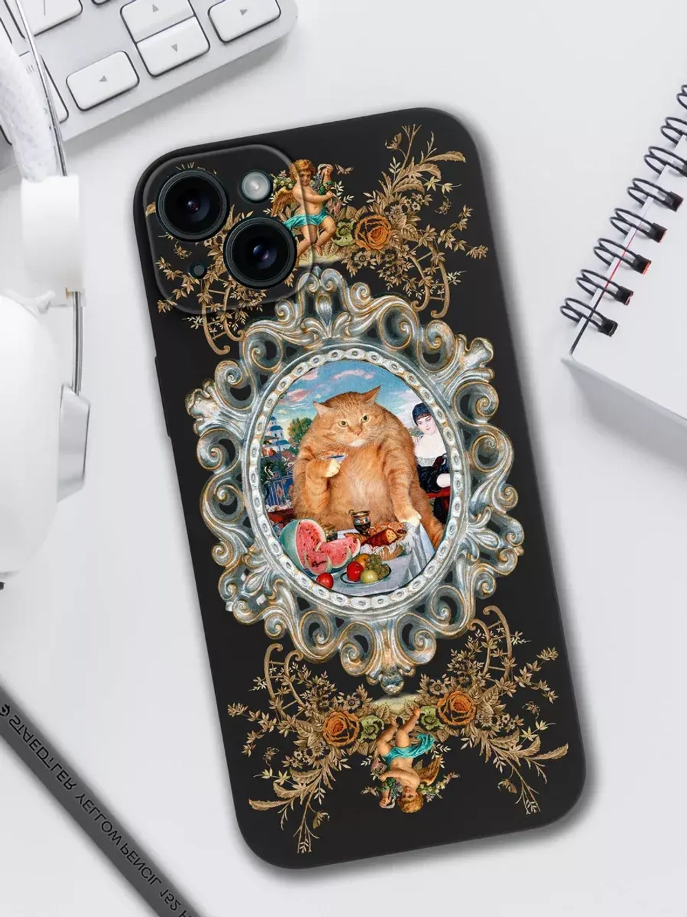 Чехол на iPhone 15 Plus с принтом