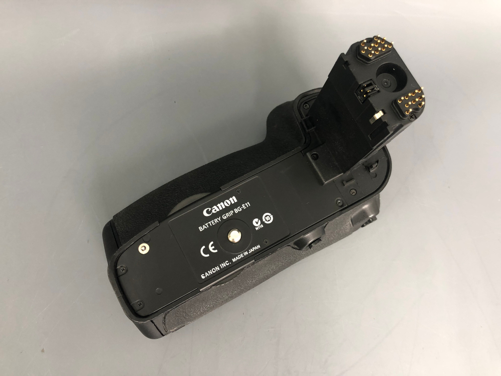 Canon BG-E11