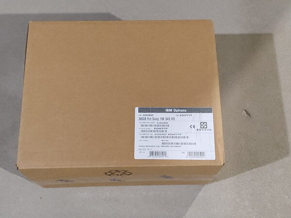 Жесткий диск IBM 300 Гб 3.5" 15000 об/мин 6G 3.5-in LFF Hot-swap SAS