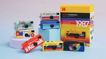 Мини камера - брелок Kodak Charmera 1987 со случайном дизайном