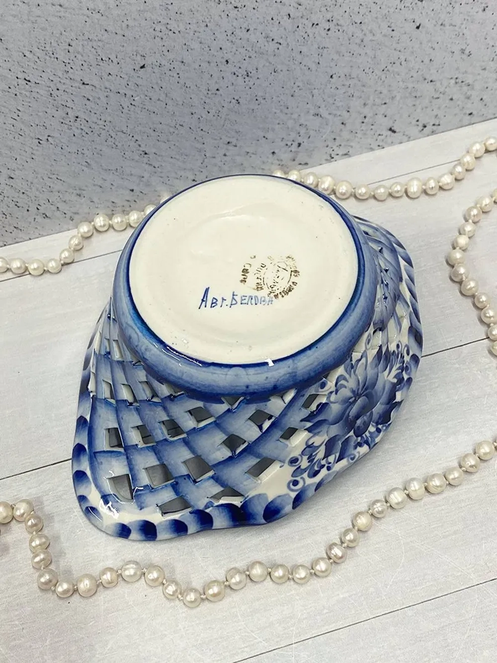 Конфетница Ромб резная Гжель