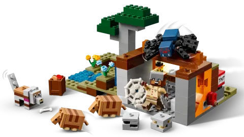 Конструктор LEGO Minecraft 21269 Экспедиция на рудник Броненосец