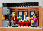 Конструктор LEGO Powered UP 10308 Главная праздная улица