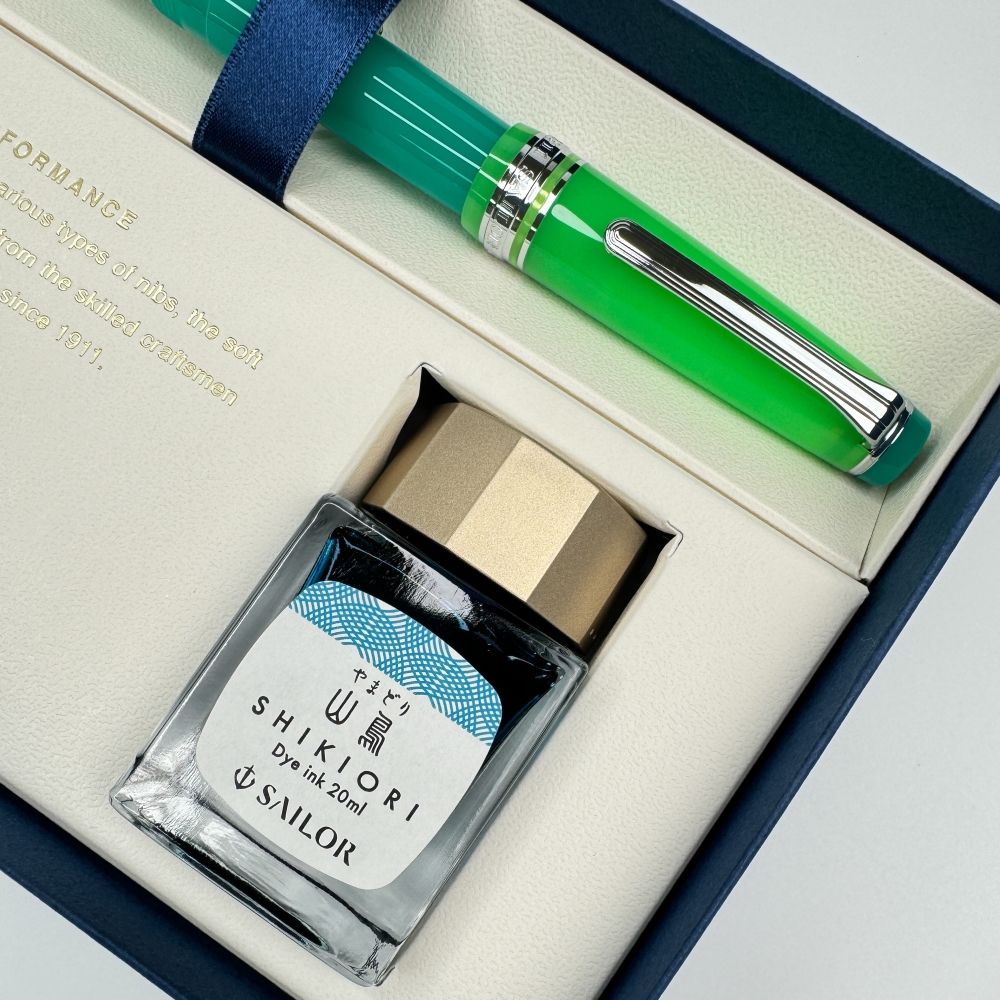 Набор с перьевой ручкой Sailor Pro Gear Aurora Borealis RT и Shikiori Yamadori (11-8628-144) 6