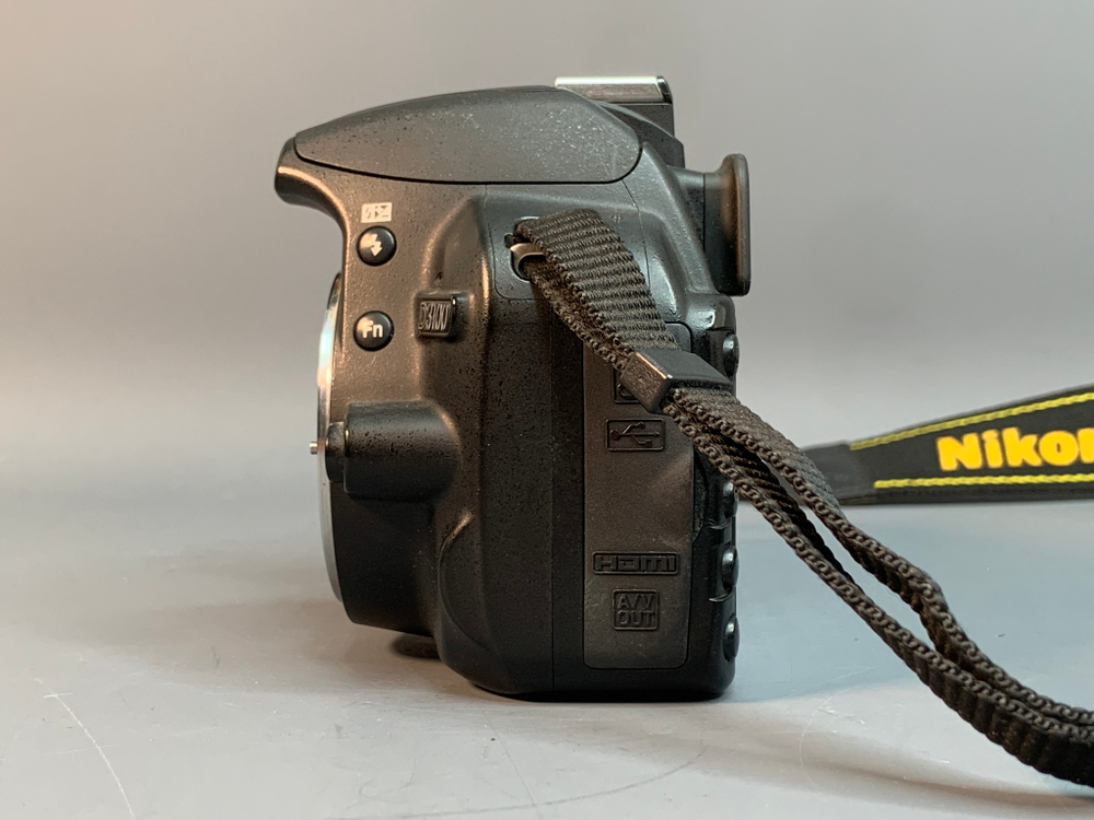 Nikon D3100 Kit 18-55mm 14.895 Кадров