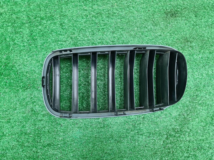 Решетка радиатора правая BMW X5 F15 X6 F16 (13-18)