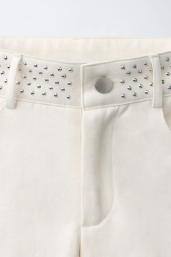 ZARA ШОРТЫ С ЗАКЛЕПКАМИ И ЗВЕЗДАМИ, ЭКРЮ
