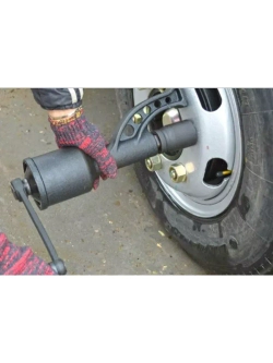 Усиленный редукторный гайковёрт для грузовых авто в кейсе.
