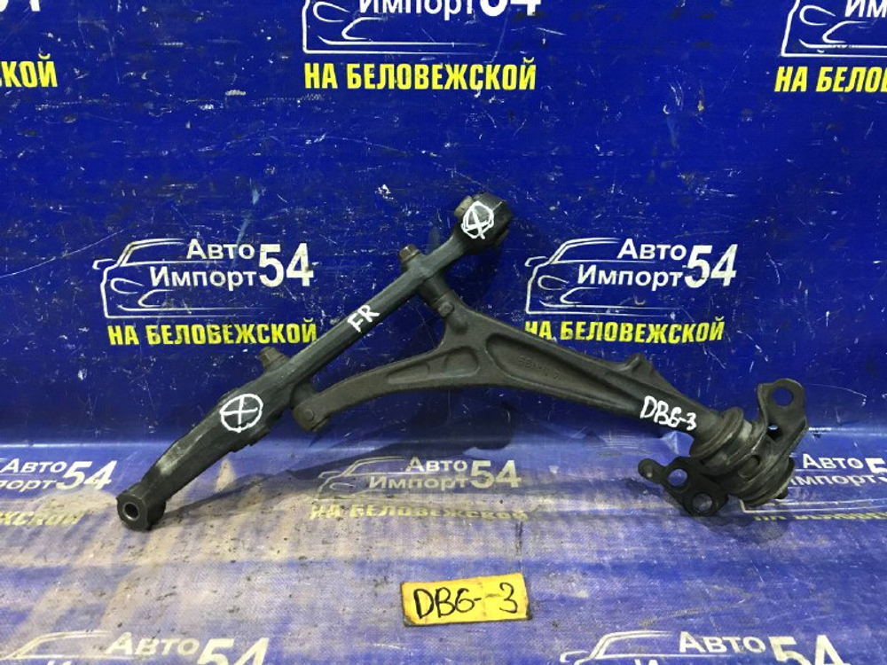 Рычаг передний правый Honda INTEGRA 2000