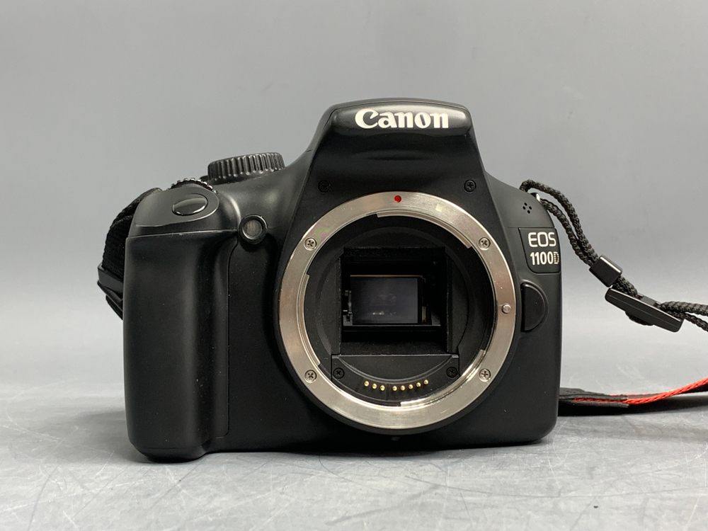 Canon 1100D kit 18-55mm 3.5-5.6 6.820 Кадров