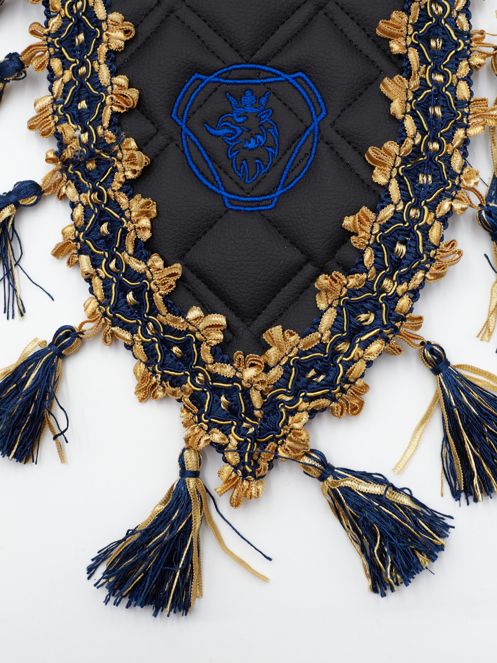Вымпел тройной SCANIA (экокожа, черный с синими кисточками)