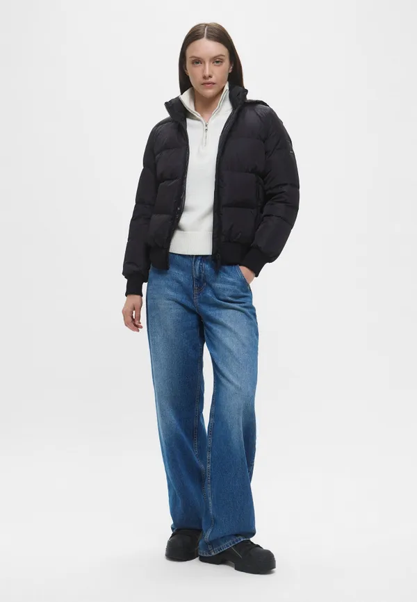 Пуховик  женский ARMANI EXCHANGE