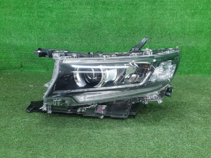 Фара левая Toyota Land Cruiser Prado 150 (2017-н.в.) LED