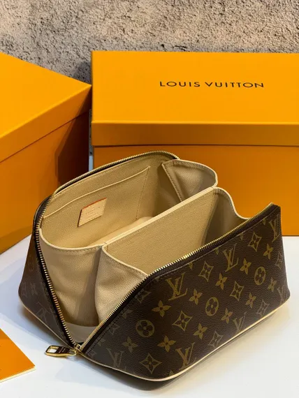 Несессер Louis Vuitton Toiletry Bag 2 Compartments Monogram коричневый
