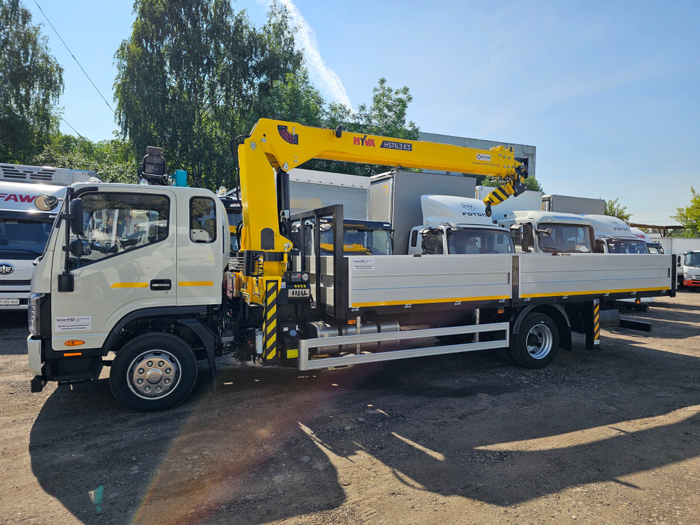 JAC N120X бортовой с КМУ Hyva HST6.3E3